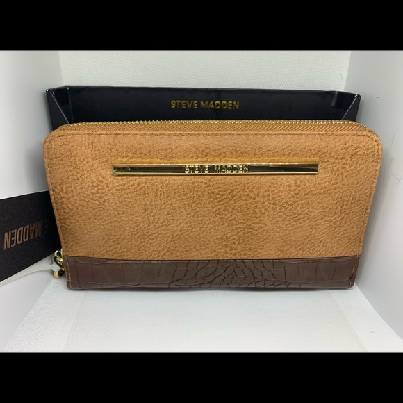 Steve Madden Wallet - Picture 3 of 7